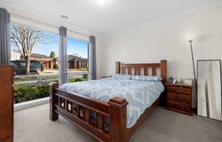 17 Bridport Street, Cranbourne West, Vic 3977