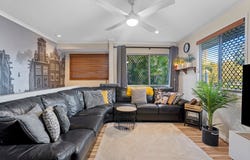 33 Strathford Avenue, Albany Creek, Qld 4035