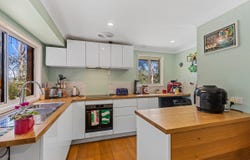 18 Holland Close, Springfield, NSW 2250