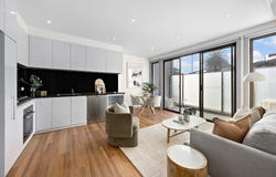 8/11 Railway Crescent, Hampton, Vic 3188