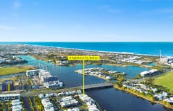 18 Lighthouse Circuit, Birtinya, Qld 4575