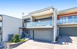 2/12 Dart Place, Corlette, NSW 2315