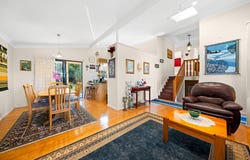 2 Rholanda Crescent, Springwood, Qld 4127