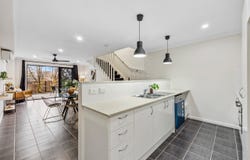 21/12 Quealy Street, Casey, ACT 2913