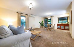1 Archer Ct, Mount Ommaney, Qld 4074