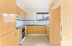 100 Barton Street, Oak Flats, NSW 2529