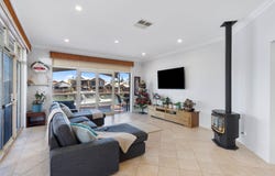 6 Bermuda Place, Halls Head, WA 6210