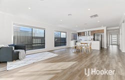 11 Theatre Circuit, Clyde North, Vic 3978