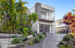15 Fortescue Street, Pacific Pines, Qld 4211