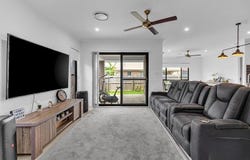 17 Hall Street, Pallara, Qld 4110