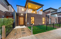 27 Station Street, Pakenham, Vic 3810
