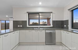 5 Bodhran Place, Lynbrook, Vic 3975
