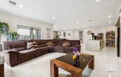 10 Stoneleigh Circuit, Williams Landing, Vic 3027