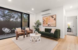 2/20 Clay Drive, Doncaster, Vic 3108