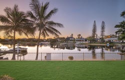 16 Weatherly Avenue, Mermaid Waters, Qld 4218