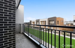 11 Bronze Leaf Walk, Narre Warren South, Vic 3805