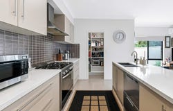 53 Harmsworth Road, Pacific Pines, Qld 4211