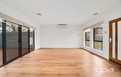 2/64 Woodburn Crescent, Meadow Heights, Vic 3048