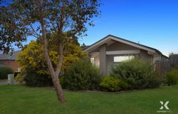 18 Hilda Drive, Brookfield, Vic 3338