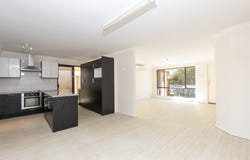 4 Cowlishaw Rise, Parmelia, WA 6167