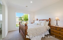 2/10 Reidy Rise, Melton West, Vic 3337