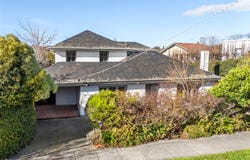 14 Vista Grove, Toorak, Vic 3142
