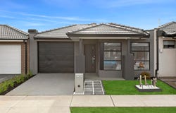 16 Tartan Drive, Clyde North, Vic 3978