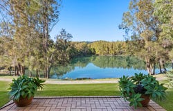 8 Pultenea Court, Elanora, Qld 4221