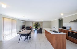 23 Riverside Outlook, Northam, WA 6401