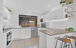7 Gerbera Place, Regents Park, Qld 4118