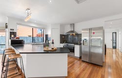 40 Poppy Drive, South Morang, Vic 3752