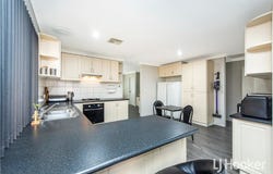 8 Ardross Street, Seville Grove, WA 6112
