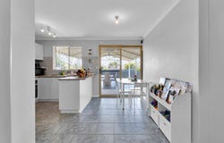 10 Redfox Crescent, Huntingdale, WA 6110