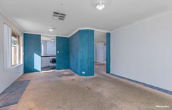 10 Batt Drive, Brookdale, WA 6112