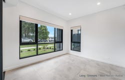 37 Southern Cross Avenue, Middleton Grange, NSW 2171