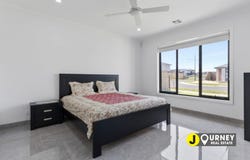 32 Stricta Circuit, Fraser Rise, Vic 3336