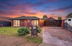 17 Strachan Place, Melton South, Vic 3338