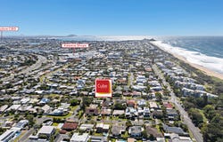 7 Lapoinya Crescent, Warana, Qld 4575