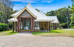 1 Donlan Road, Mollymook Beach, NSW 2539