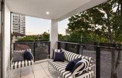 50 Carl Street, Woolloongabba, Qld 4102