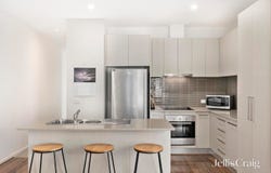 1/4 Civic Square, Croydon, Vic 3136