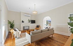 24 East Parade, Deloraine, Tas 7304
