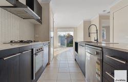 5 Duncombe Park Way, Deer Park, Vic 3023