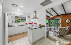 2/80 Burnett Heads Road, Burnett Heads, Qld 4670