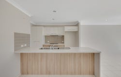 2/12 Esmeralda Street, Cambooya, Qld 4358