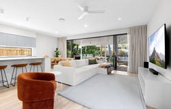 2A Nealdon Street, Holland Park, Qld 4121