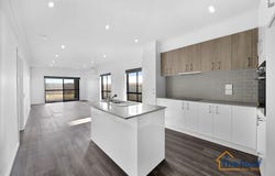 31 Eshal Crescent, Wyndham Vale, Vic 3024