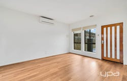2/64 Woodburn Crescent, Meadow Heights, Vic 3048