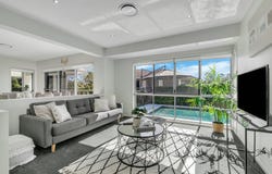 62 Hounslow Way, Seventeen Mile Rocks, Qld 4073