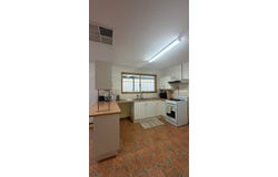 12 Hamilton Ct, Roxby Downs, SA 5725
